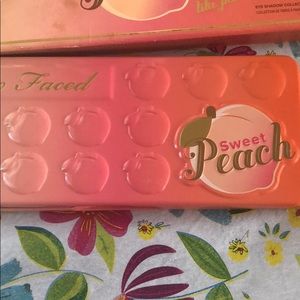 Peach palette too face